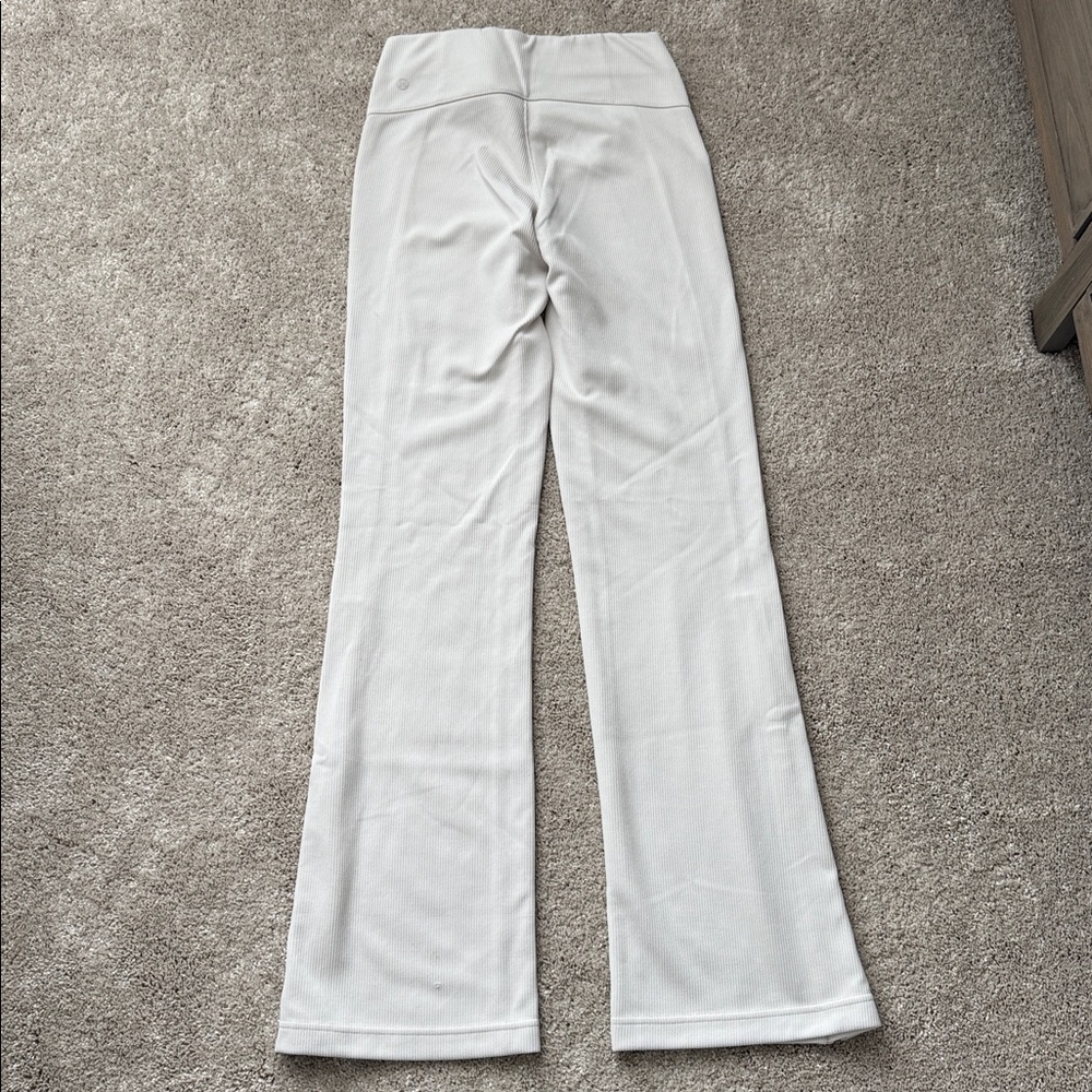 Lululemon Brushed Softstreme Ribbed Zip Flared Pant 32.5" in Bone - size 6 - Picture 6 of 10